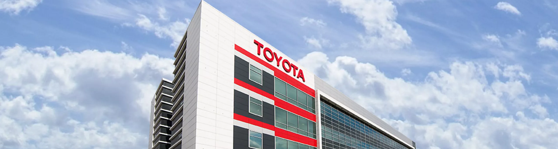 Изображение на странице TOYOTA ПОДВЕЛА ИТОГИ ПРОДАЖ В РОССИИ ЗА 2021 ГОД Тойота Центр Пулково